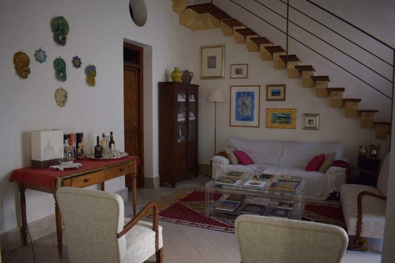 Отель Loft 'Le Vie Del Centro' Марсала Экстерьер фото